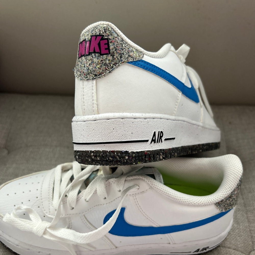 Nike confetti bottom  Air Force One size 7Y equivalent of woman’s 8.5-9